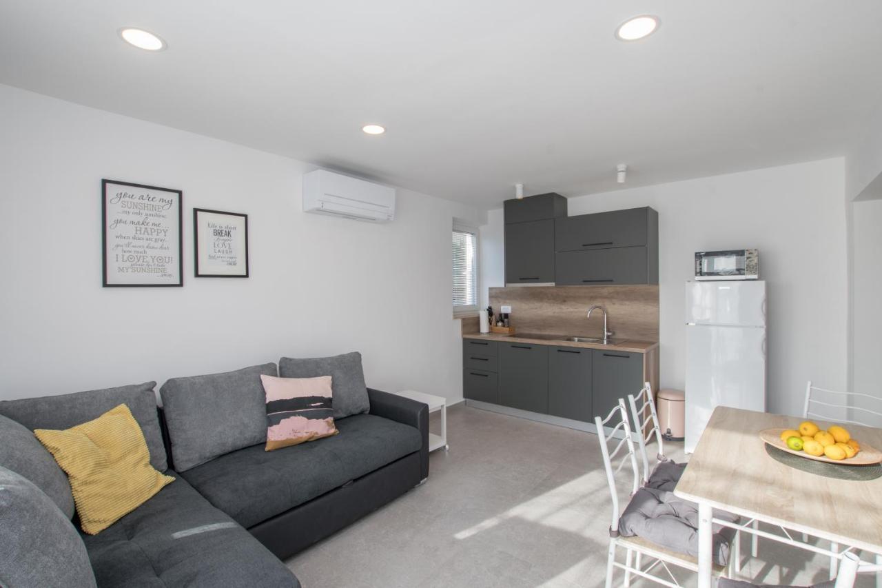 Apartments Lirio Умаг Экстерьер фото